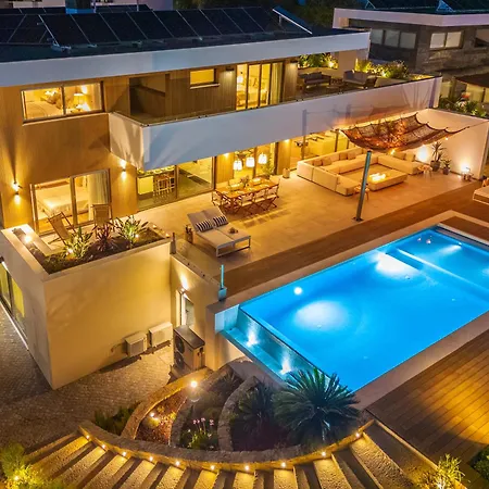 Luxury - Casa Do Forte- Infinity Pool Sea View- Walking Distance By Dreamvillasalbufeira Villa *